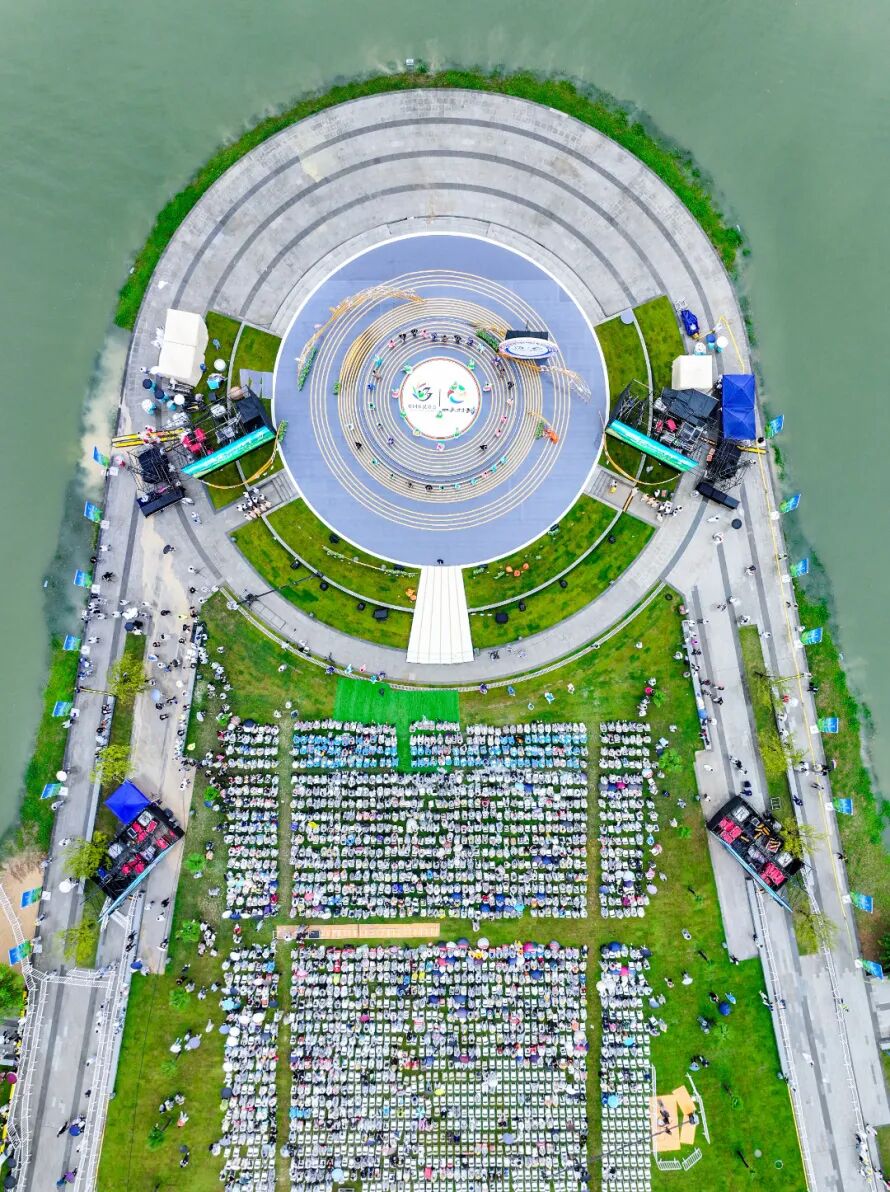 第十届中国农民歌会暨2025年“四季村歌”汇演唱响新时代农民最强音